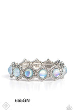 Load image into Gallery viewer, Paparazzi “Summer Stupor” Green Stretch Bracelet - Paparazzi Accessories