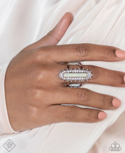 Load image into Gallery viewer, Paparazzi “Top-Notch Taste” Blue Stretch Ring - Paparazzi Accessories
