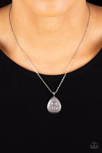 Load image into Gallery viewer, Paparazzi “Cozy Cottage” Purple Necklace Earring Set - Paparazzi Accessories