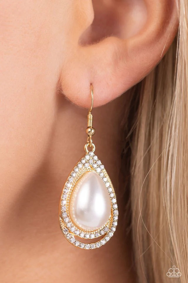 Paparazzi “Effortless Elegance” Gold Dangle Earrings Earring