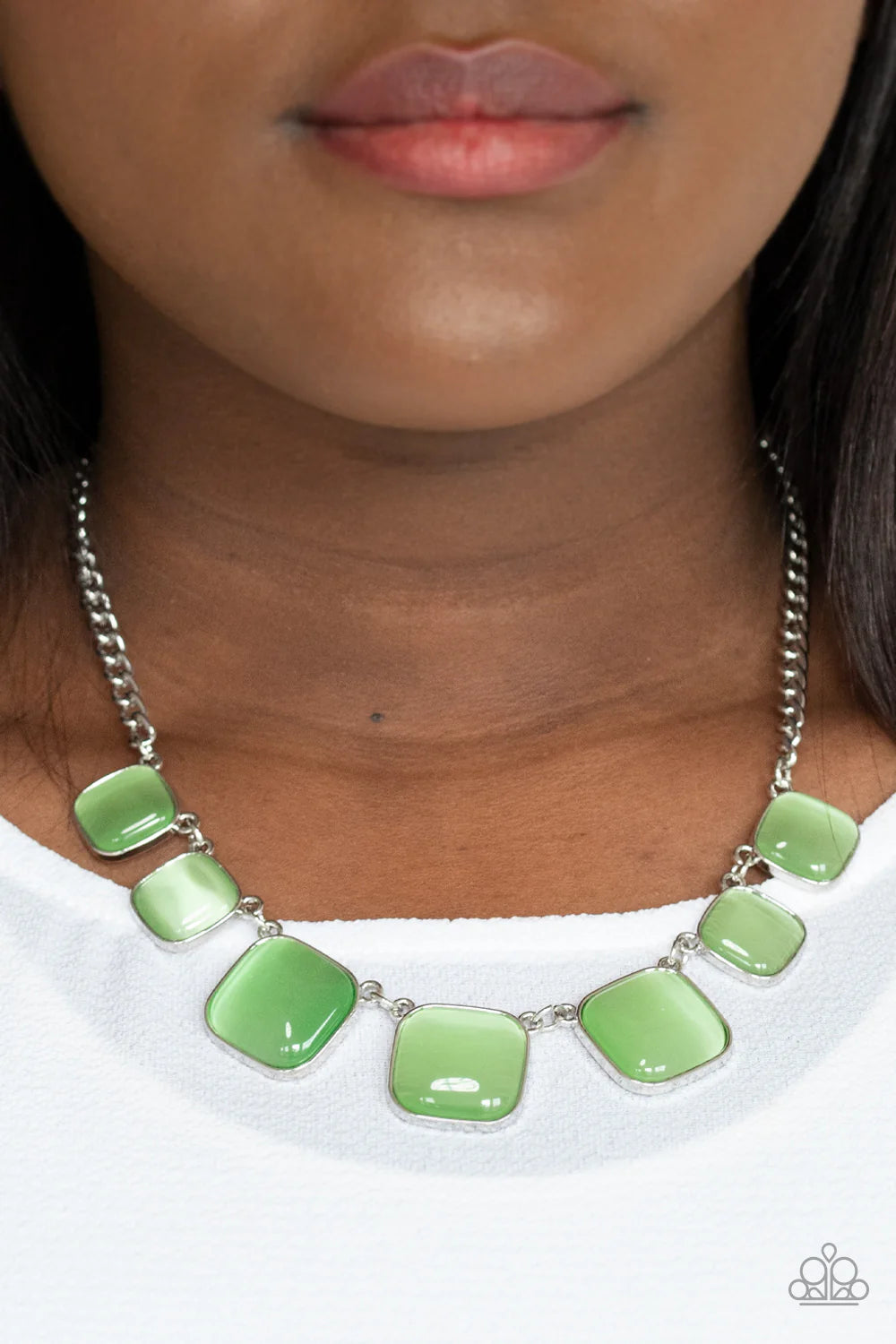 Paparazzi “Aura Allure” Green Necklace Earring Set - Paparazzi Accessories