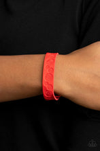Load image into Gallery viewer, Paparazzi “Follow The Wildflowers” Red Leather Bracelet - Paparazzi Accessories
