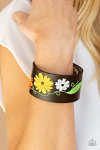 Load image into Gallery viewer, Paparazzi “Western Eden” Yellow Adjustable Snap Bracelet - Paparazzi Accessories

