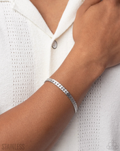 Load image into Gallery viewer, Paparazzi “Weekend Wait” Silver Men&#39;s Clasp Bracelet - Paparazzi Accessories
