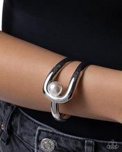 Load image into Gallery viewer, Sense of Grace White Bracelet
