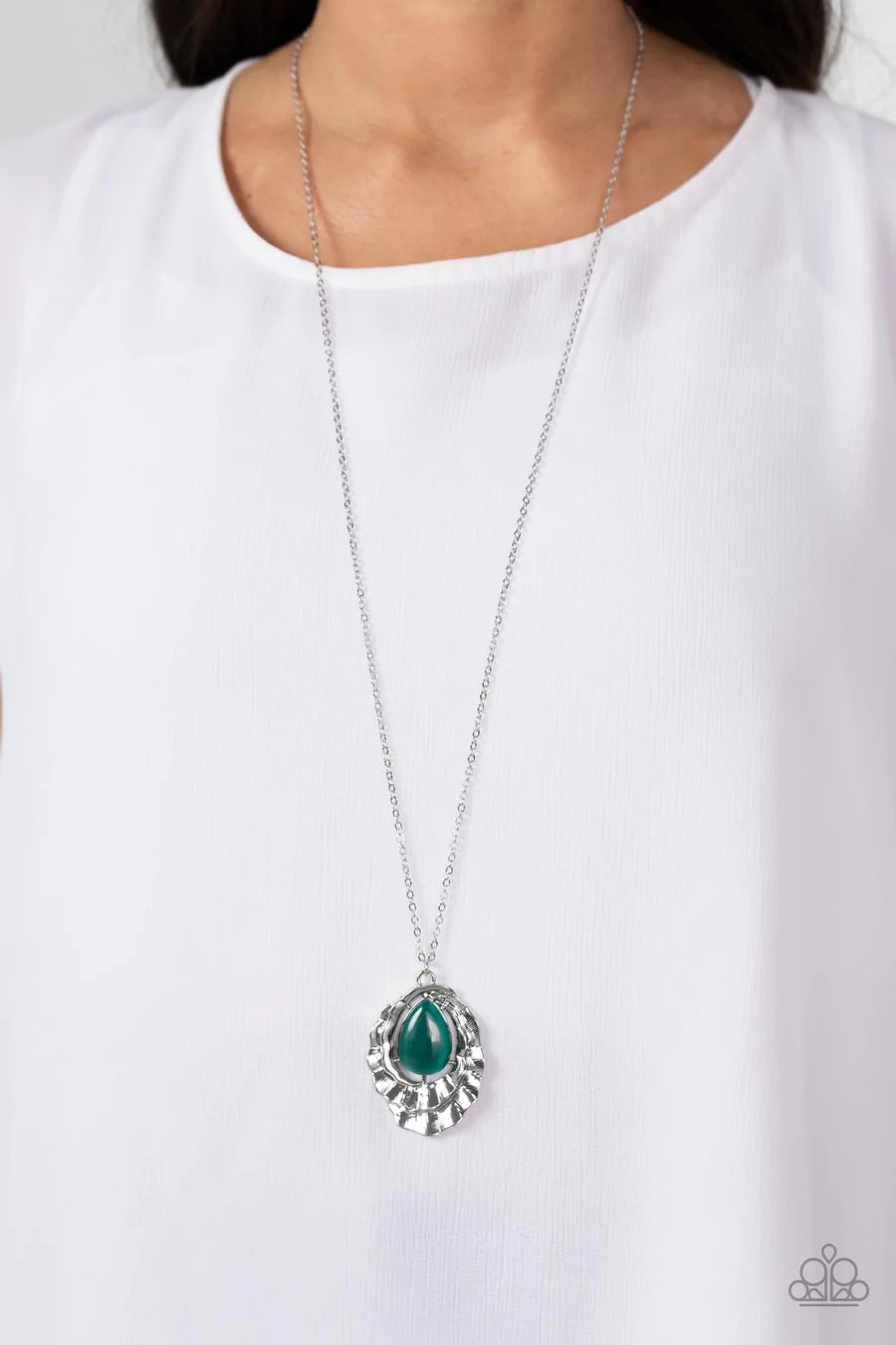 Paparazzi “Titanic Trinket” Green Necklace Earring Set - CindysBlingBoutique