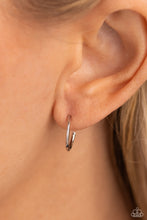 Load image into Gallery viewer, Ultra Upmarket Silver Earrings
