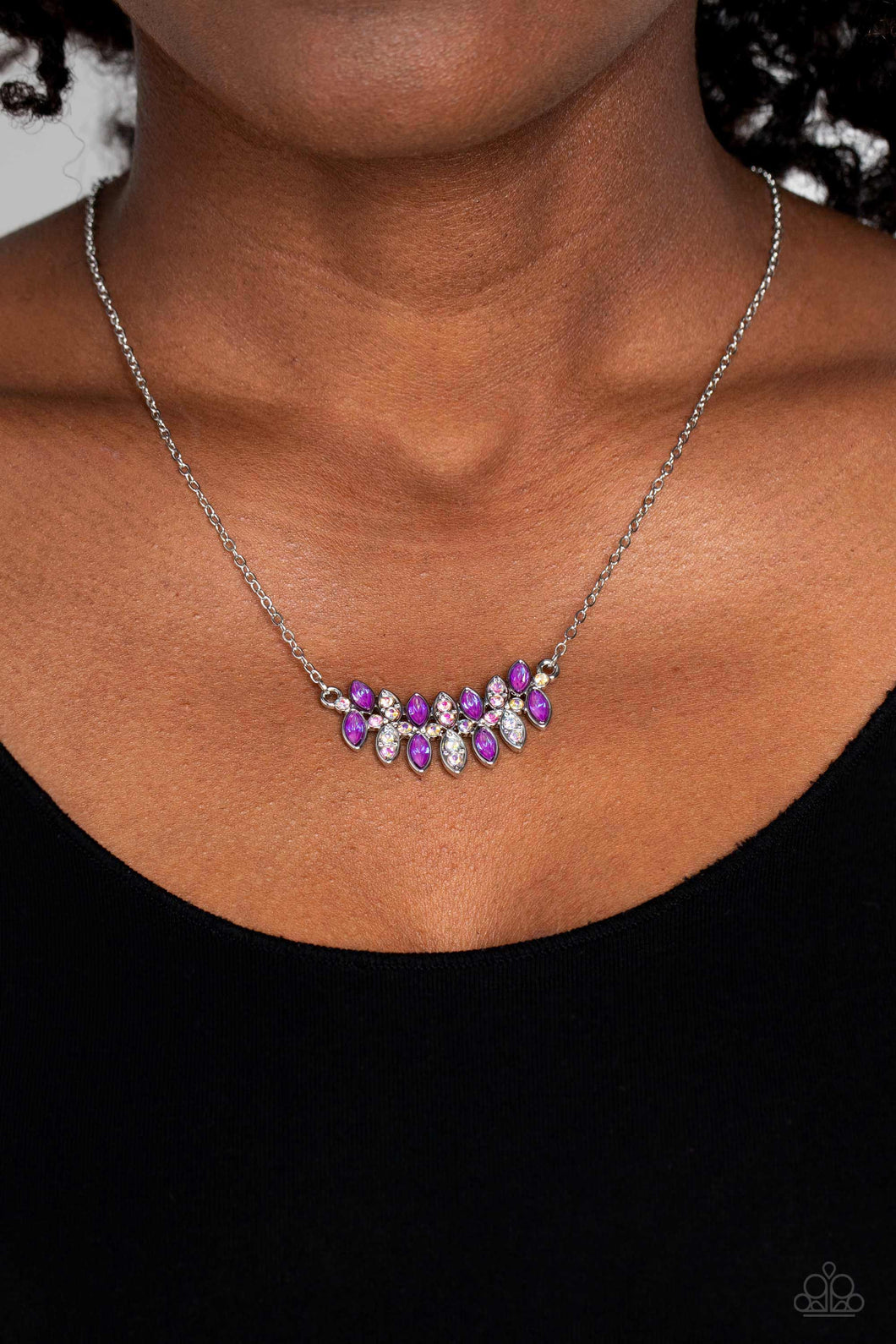 Paparazzi “Lustrous Laurels” Purple Necklace Earring Set - Cindysblingboutique