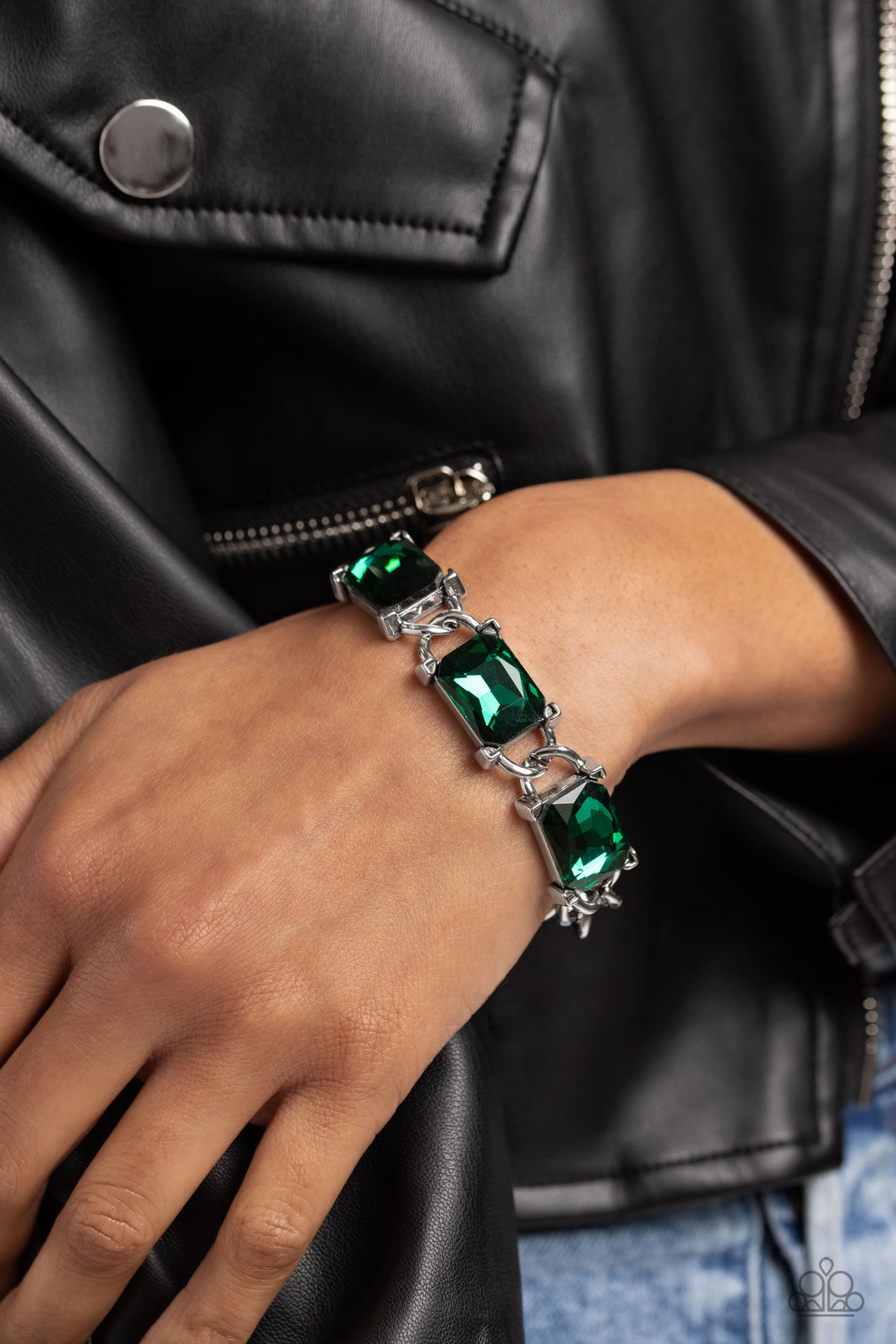 Paparazzi “Dazzling Debut” Green Bracelet