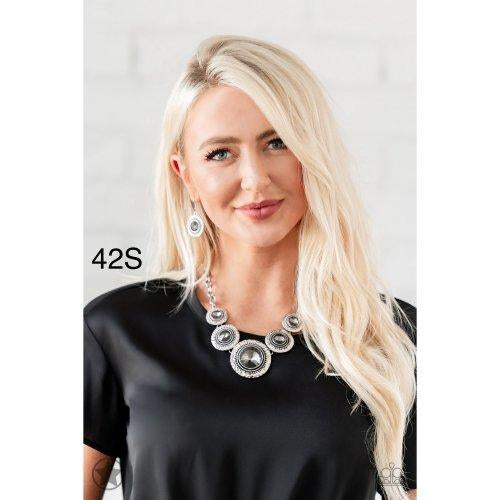 Paparazzi “Global Glamour Silver” Necklace Earring Set
